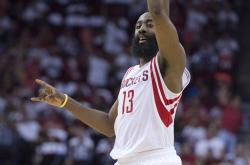 kaiyun.com -哈登连续十五场比赛得分超过刷新纪录，巴黎圣日耳曼不断突破！(詹姆斯目前得分是多少)